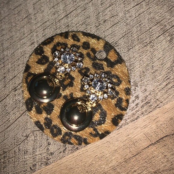 NWT Chico’s Clip On Earrings Gold Set - Picture 1 of 2